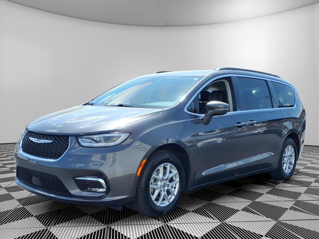 Used 2022 Chrysler Pacifica Touring-L FWD image 3
