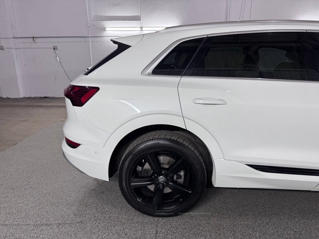 Used 2019 Audi e-tron Premium Plus w/ Cold Weather Package AWD/4WD image 8