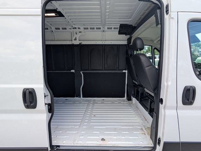 Used 2025 RAM ProMaster 2500 w/ Convenience Group FWD image 15