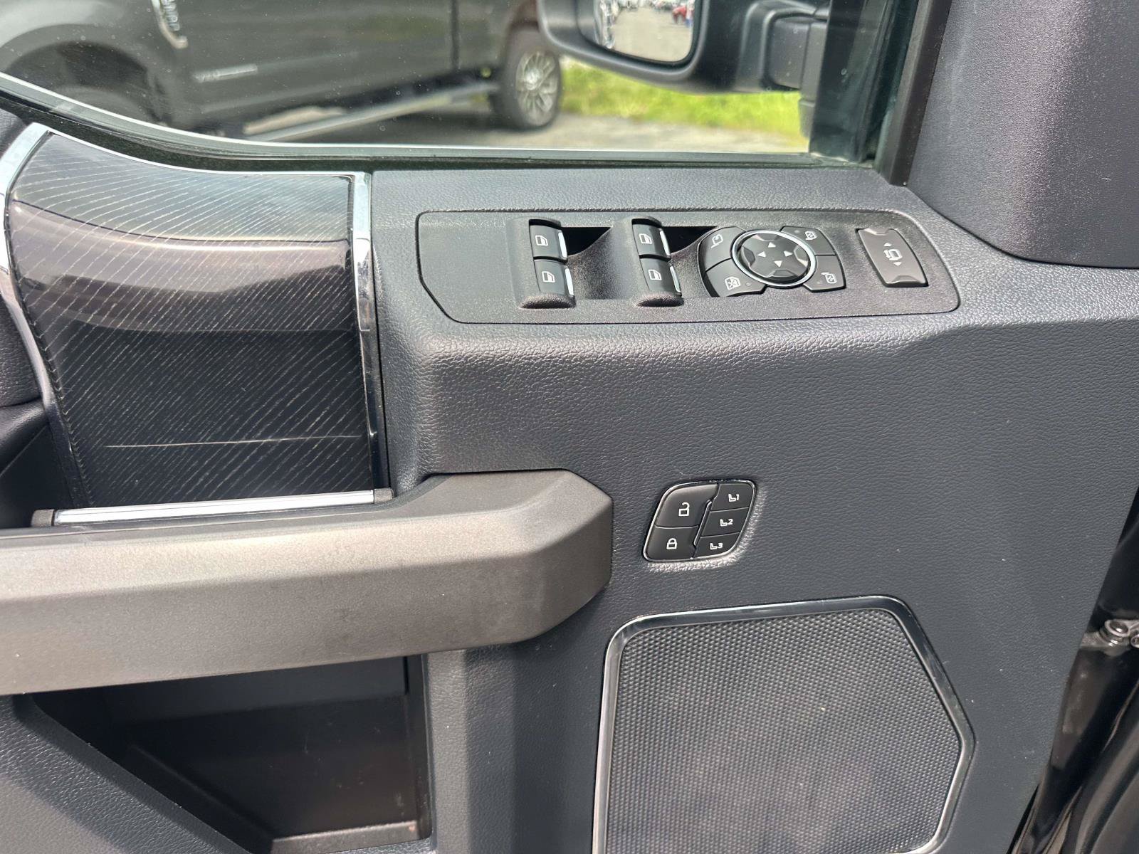 Used 2022 Ford F450 Platinum w/ FX4 Off-Road Package AWD/4WD image 21