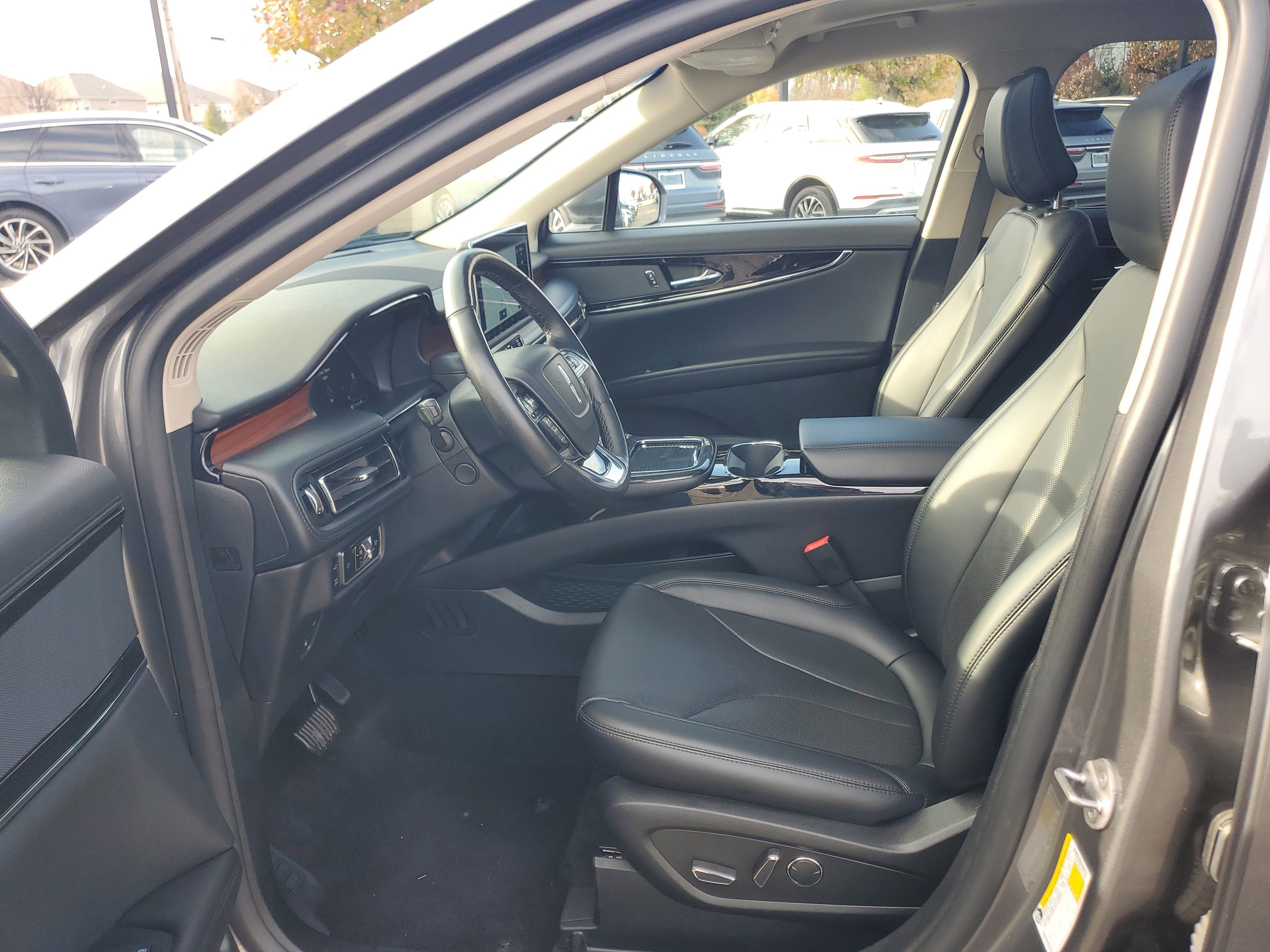 Certified 2023 Lincoln Nautilus Reserve image 12