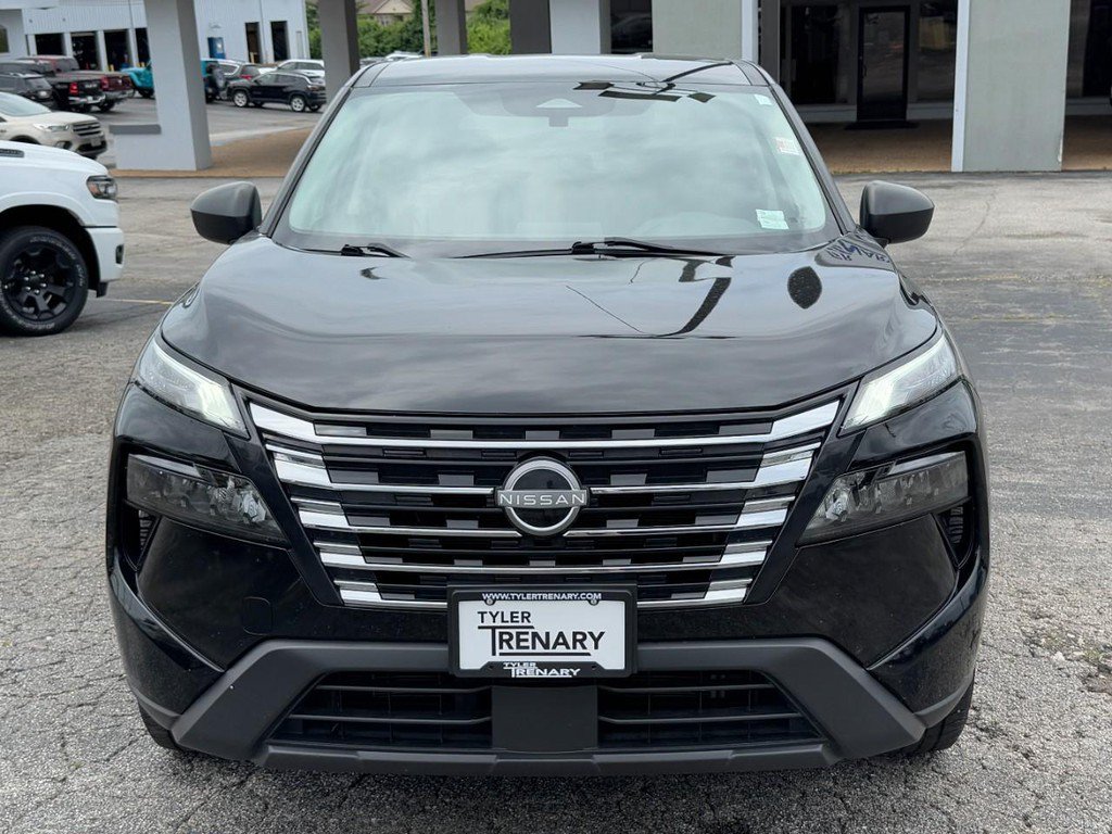 Used 2024 Nissan Rogue S AWD/4WD image 11