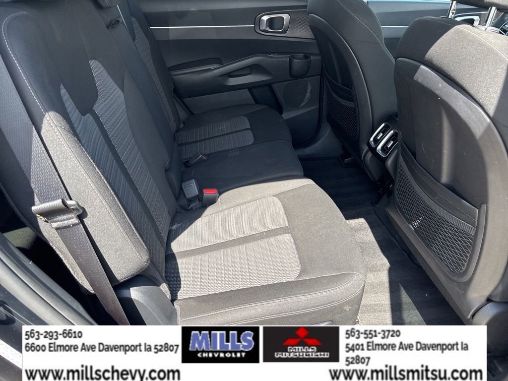 Used 2021 Kia Sorento LX image 17