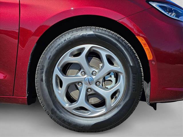 Used 2023 Chrysler Pacifica Limited image 26