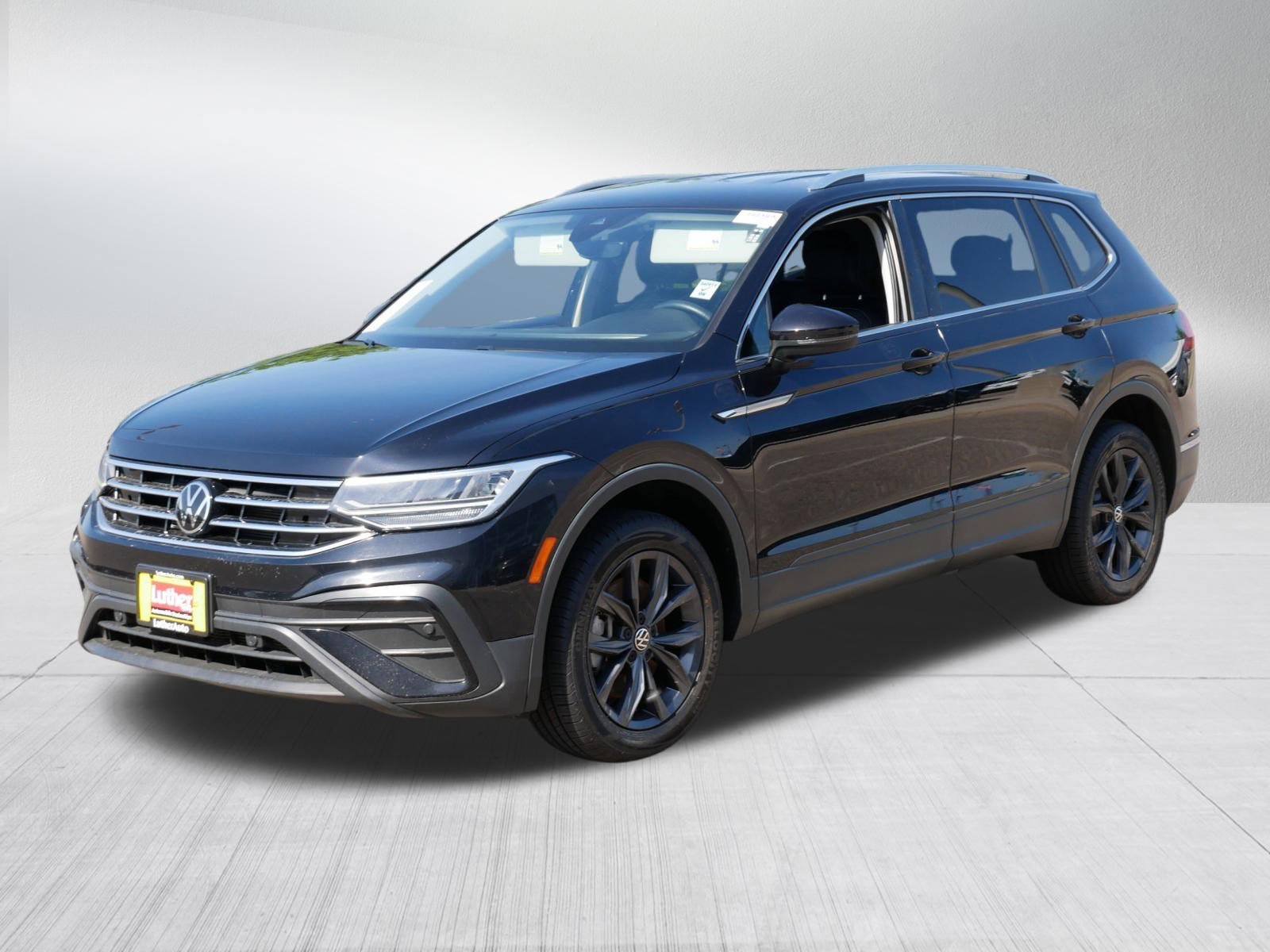Used 2022 Volkswagen Tiguan SE AWD/4WD image 3