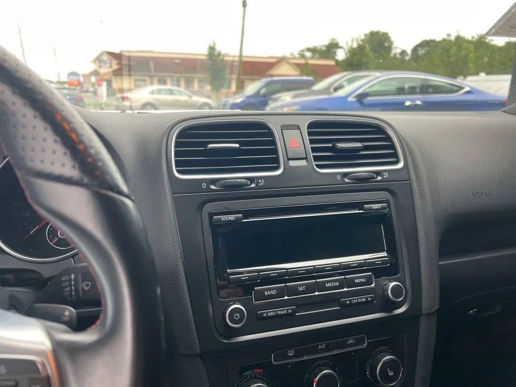 Used 2014 Volkswagen GTI Wolfsburg Edition image 33