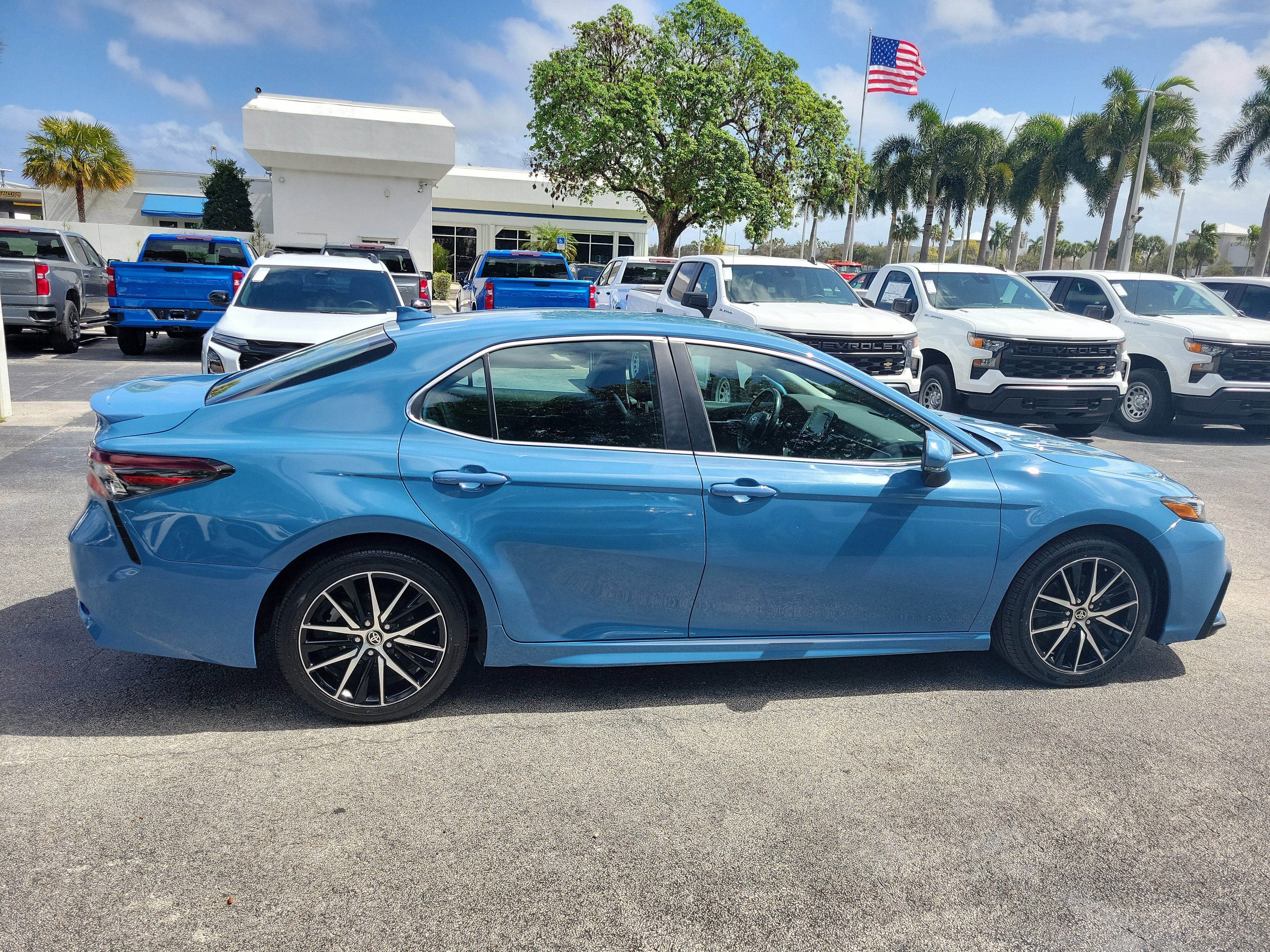 Used 2024 Toyota Camry SE image 8