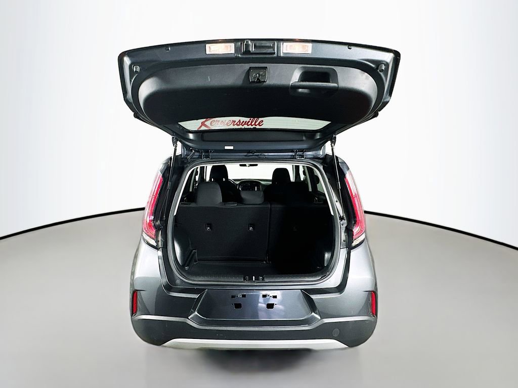 Used 2023 Kia Soul LX w/ Option Group 015 image 28