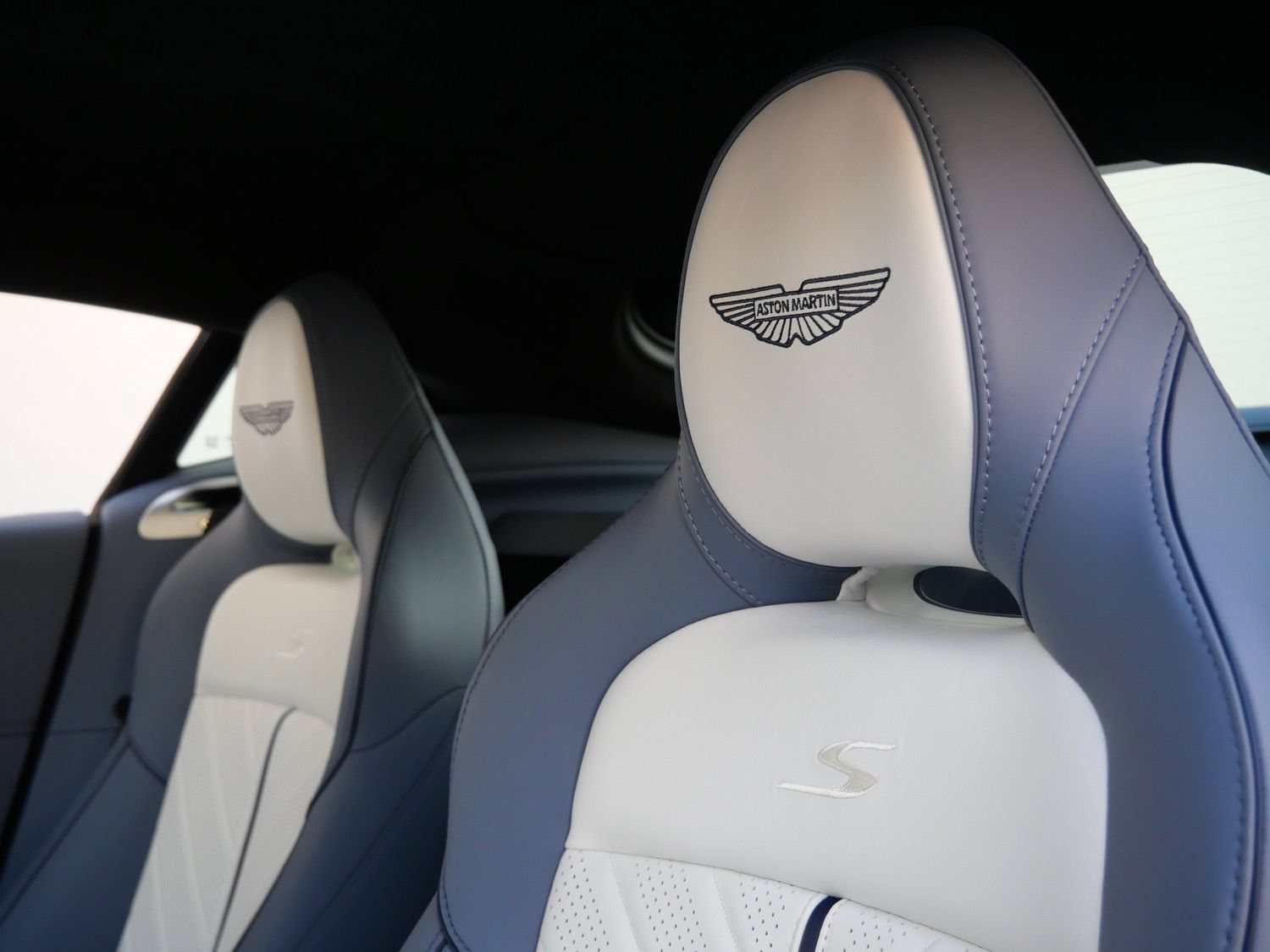 New 2026 Aston Martin V8 Vantage S RWD image 5