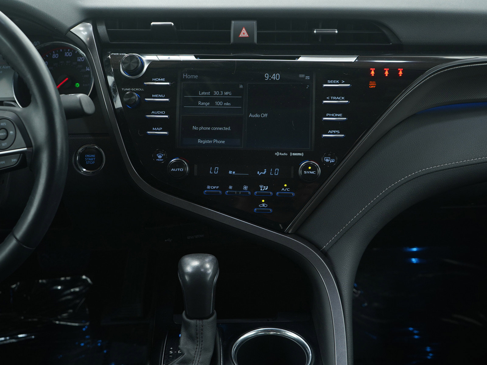 Used 2020 Toyota Camry XSE image 15