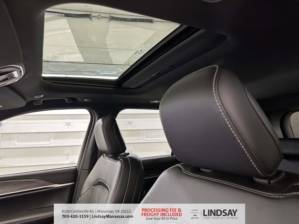 New 2026 Jeep Grand Cherokee Altitude AWD/4WD image 18