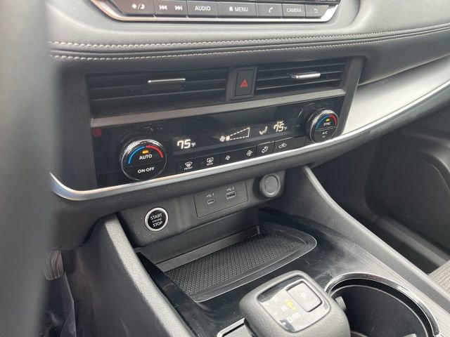 Used 2023 Nissan Rogue SV image 24