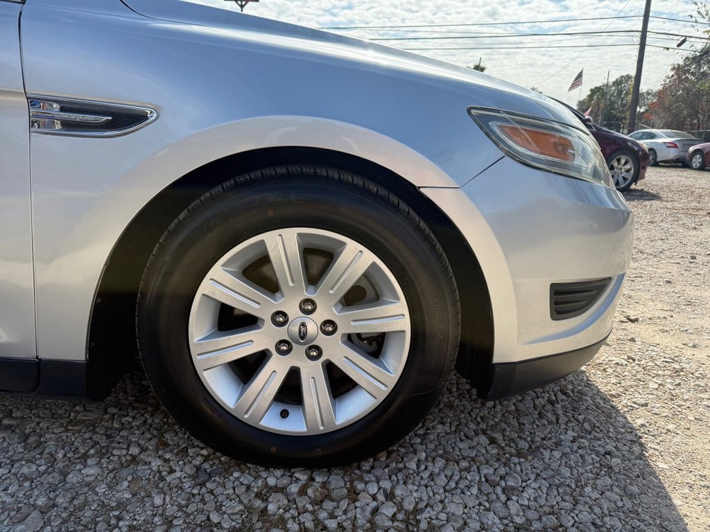 Used 2012 Ford Taurus SE image 32