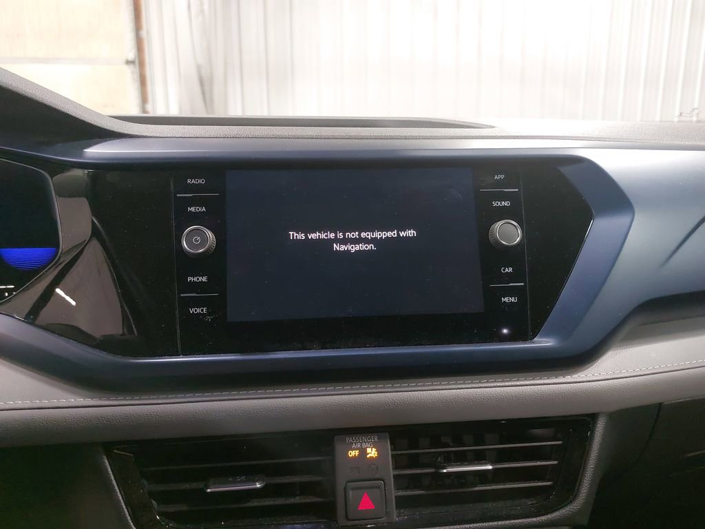 Used 2023 Volkswagen Taos SE w/ Panoramic Sunroof Package image 23