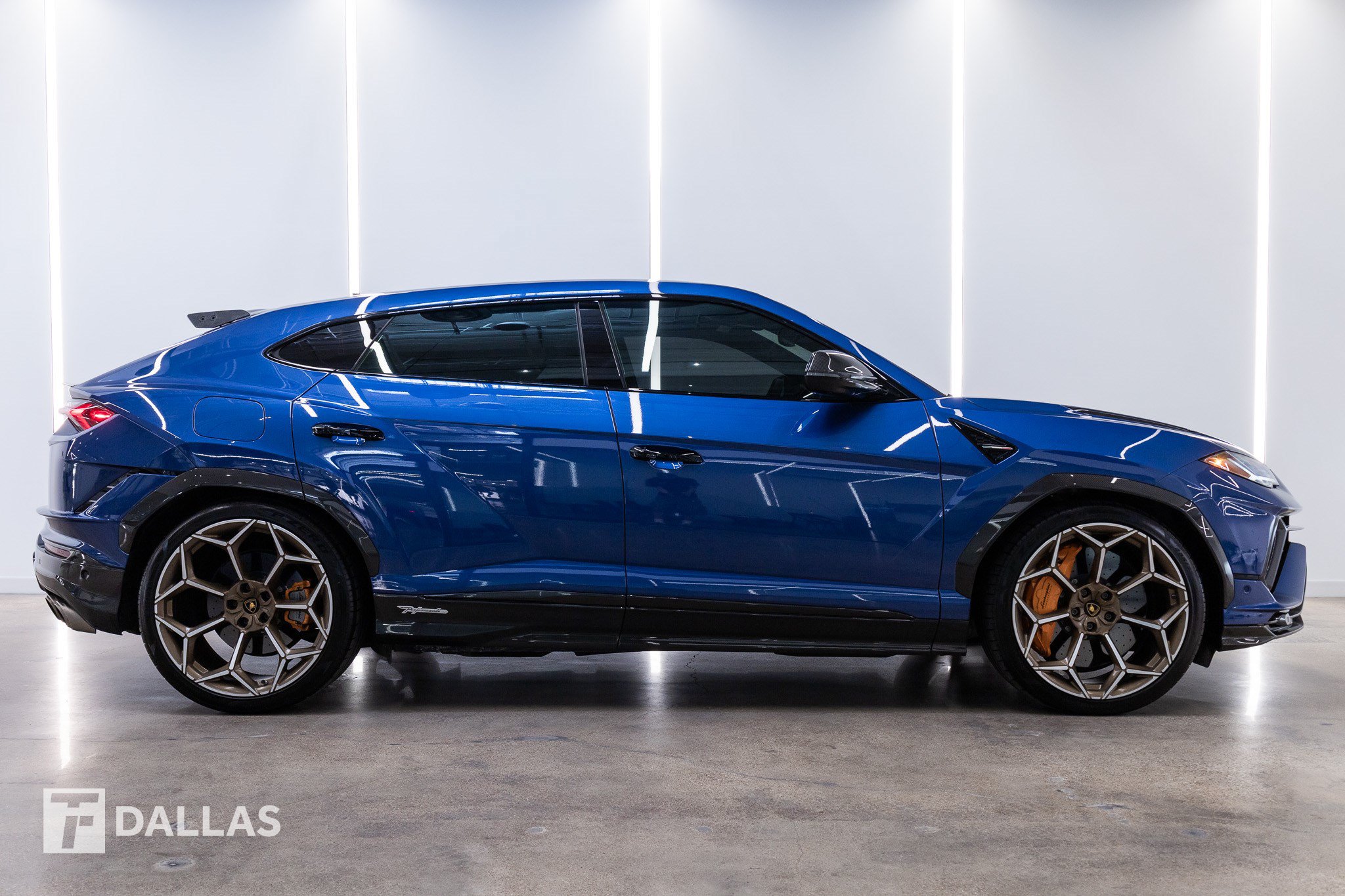 Used 2023 Lamborghini Urus Performante AWD/4WD image 18