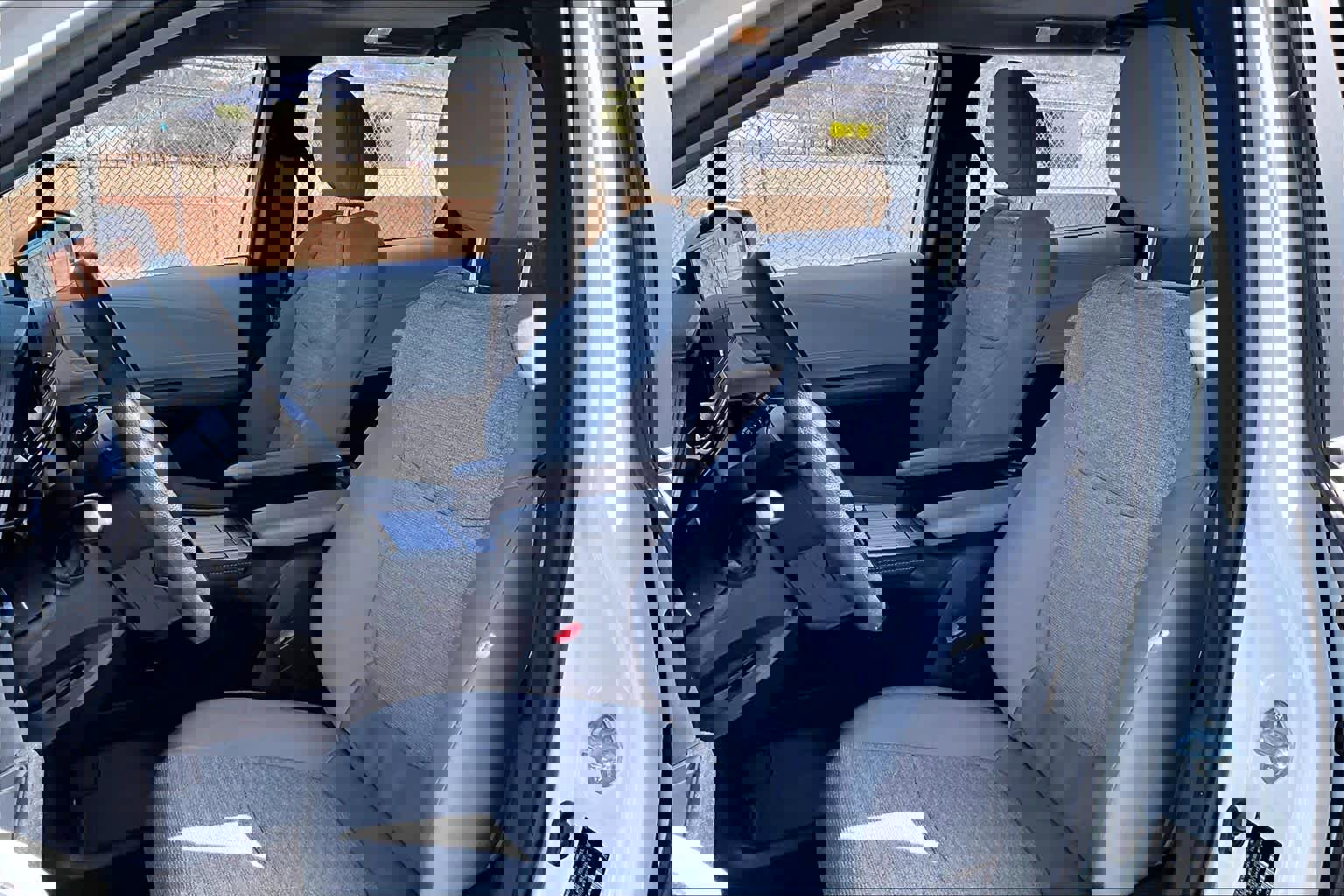 Used 2025 Toyota Sienna LE w/ LE Plus Package image 9