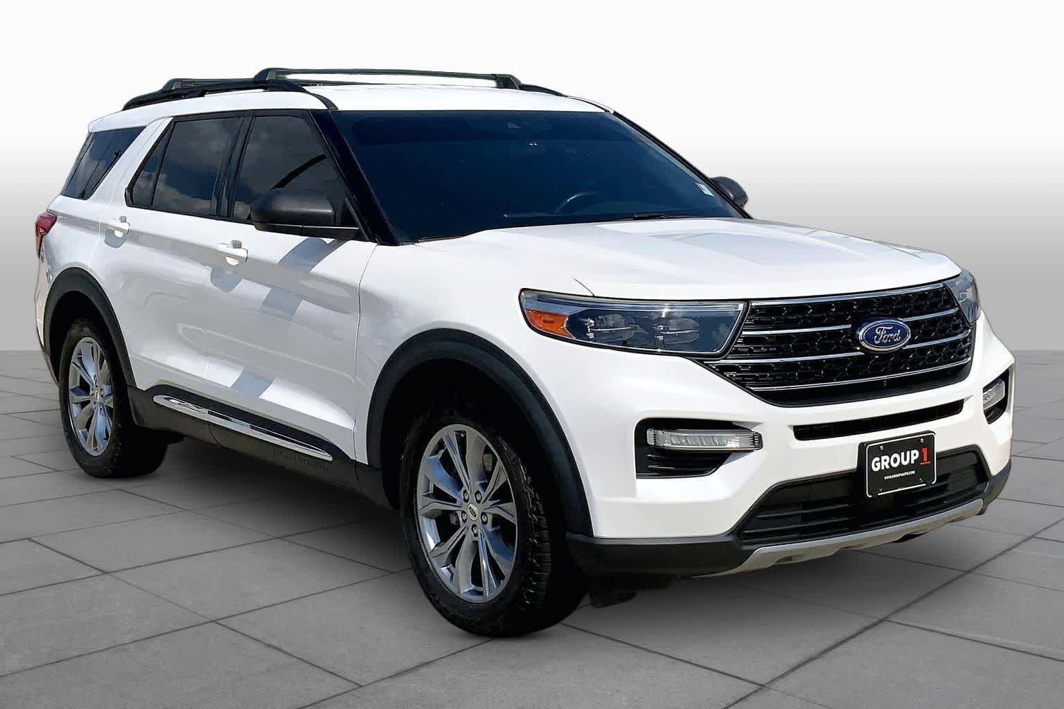 Used 2020 Ford Explorer XLT w/ Equipment Group 202A AWD/4WD image 3
