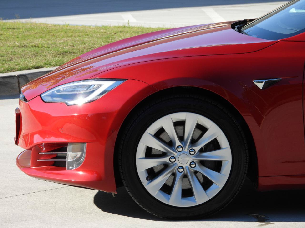 Used 2018 Tesla Model S 100D AWD/4WD image 22