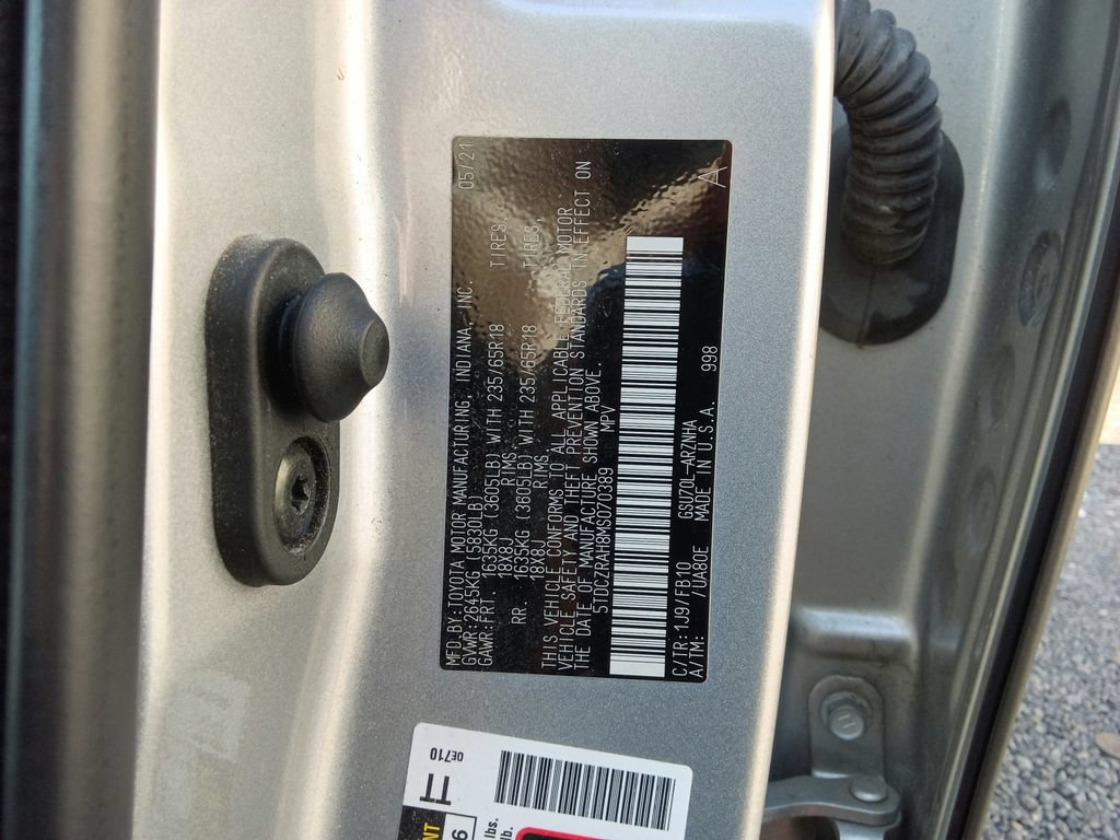 Used 2021 Toyota Highlander L FWD image 20