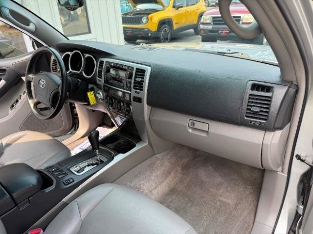 Used 2005 Toyota 4Runner Limited AWD/4WD image 11