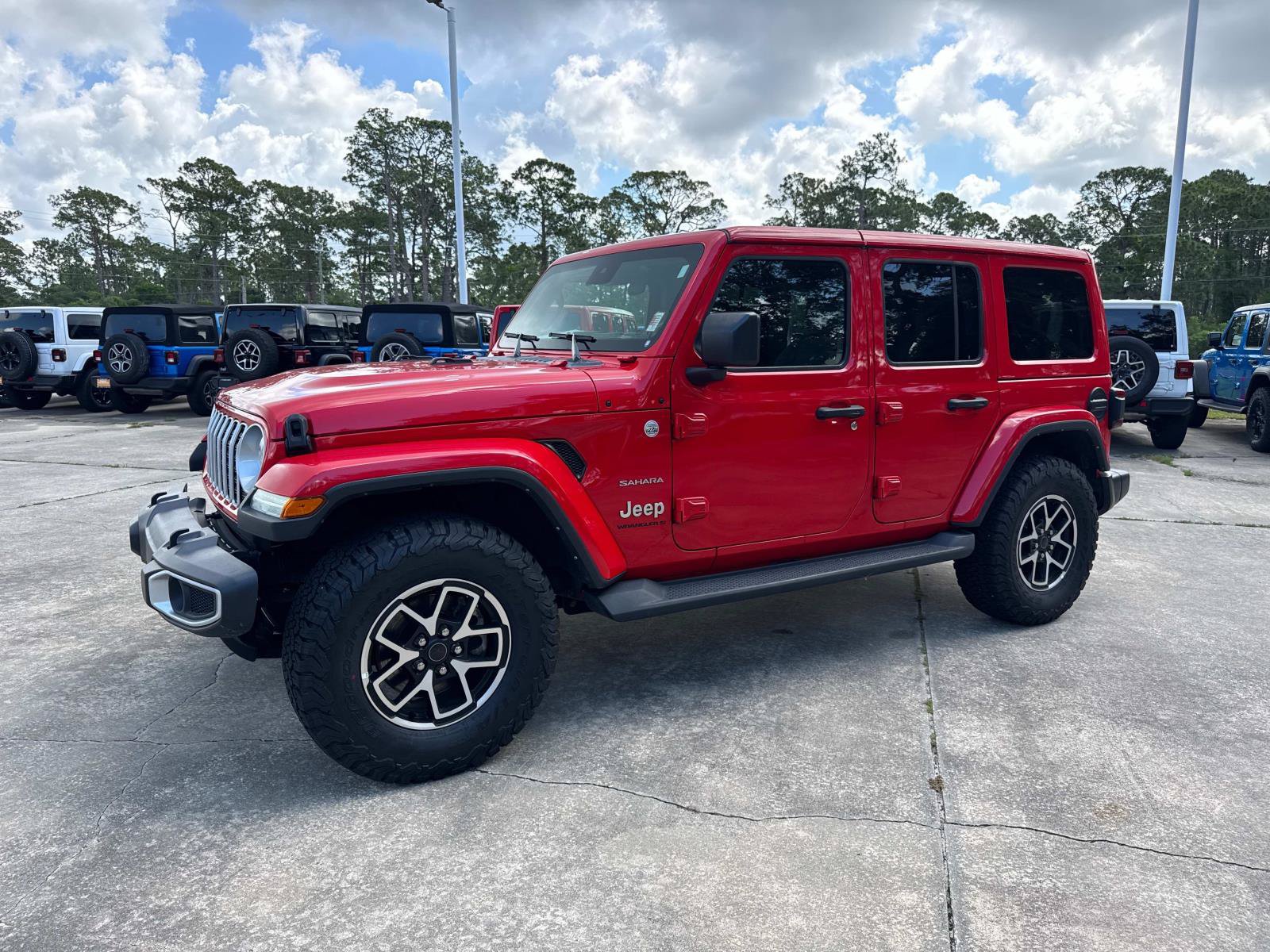 Certified 2024 Jeep Wrangler Unlimited Sahara AWD/4WD image 7