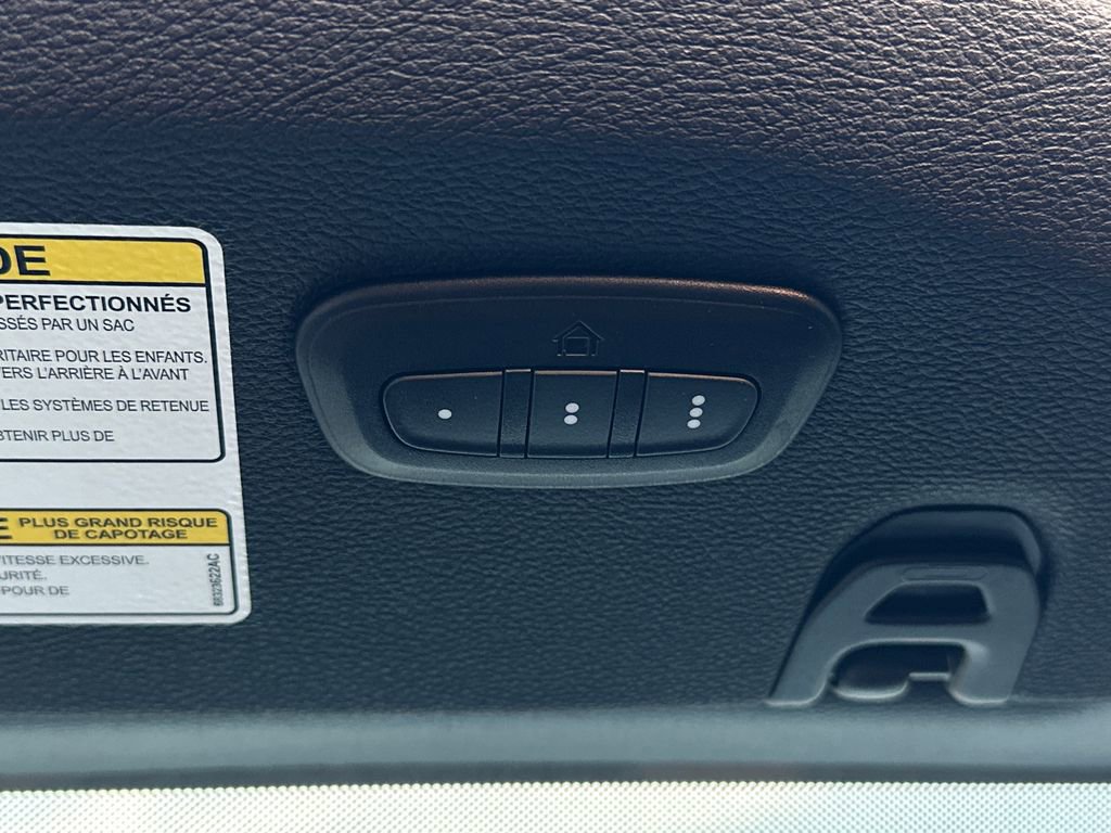 Used 2022 Jeep Wrangler Unlimited Sahara AWD/4WD image 31