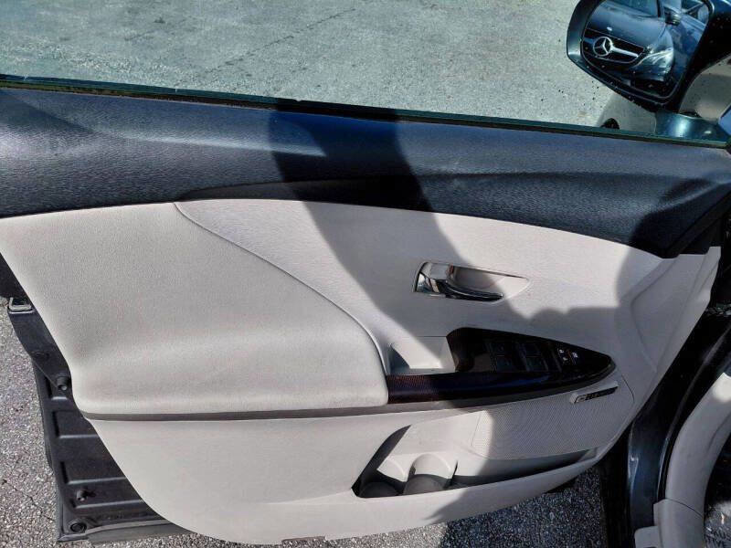 Used 2010 Toyota Venza image 12