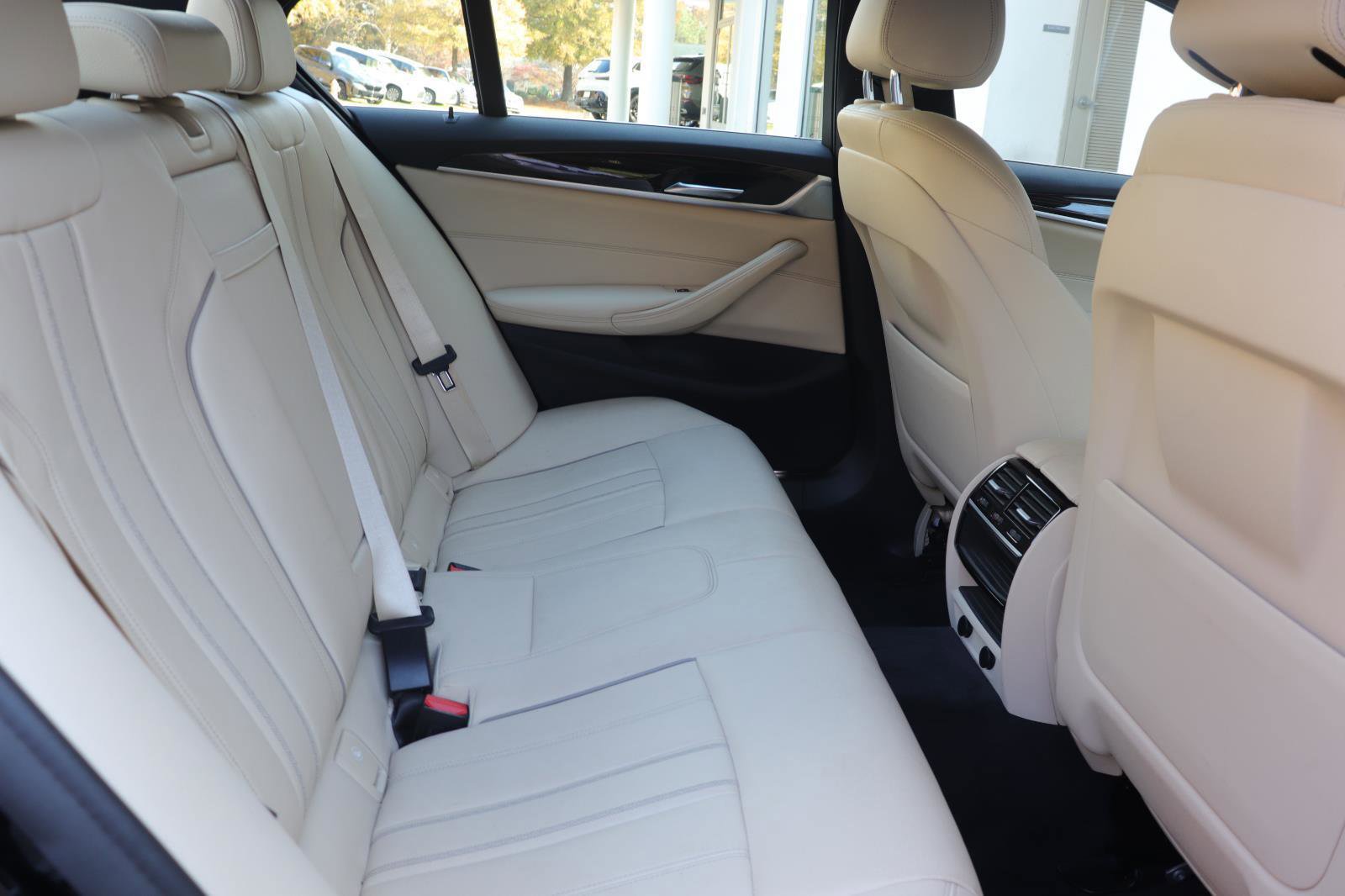 Used 2018 BMW 530i w/ Premium Package image 15