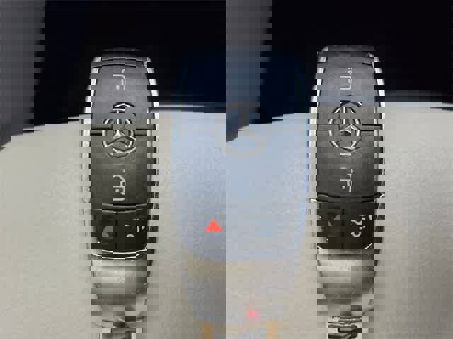 Used 2023 Mercedes-Benz GLB 250 image 36