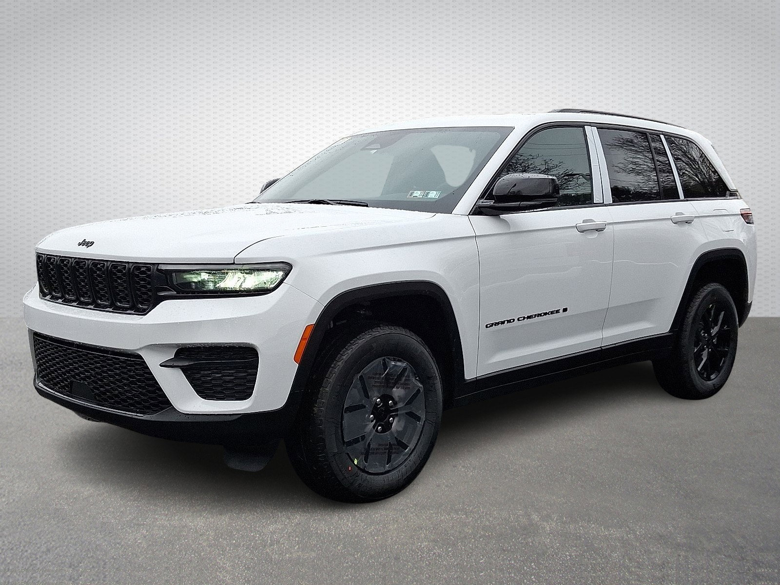 New 2025 Jeep Grand Cherokee Altitude image 3