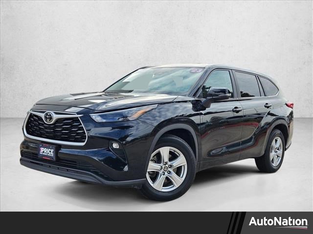 Used 2023 Toyota Highlander LE image 1