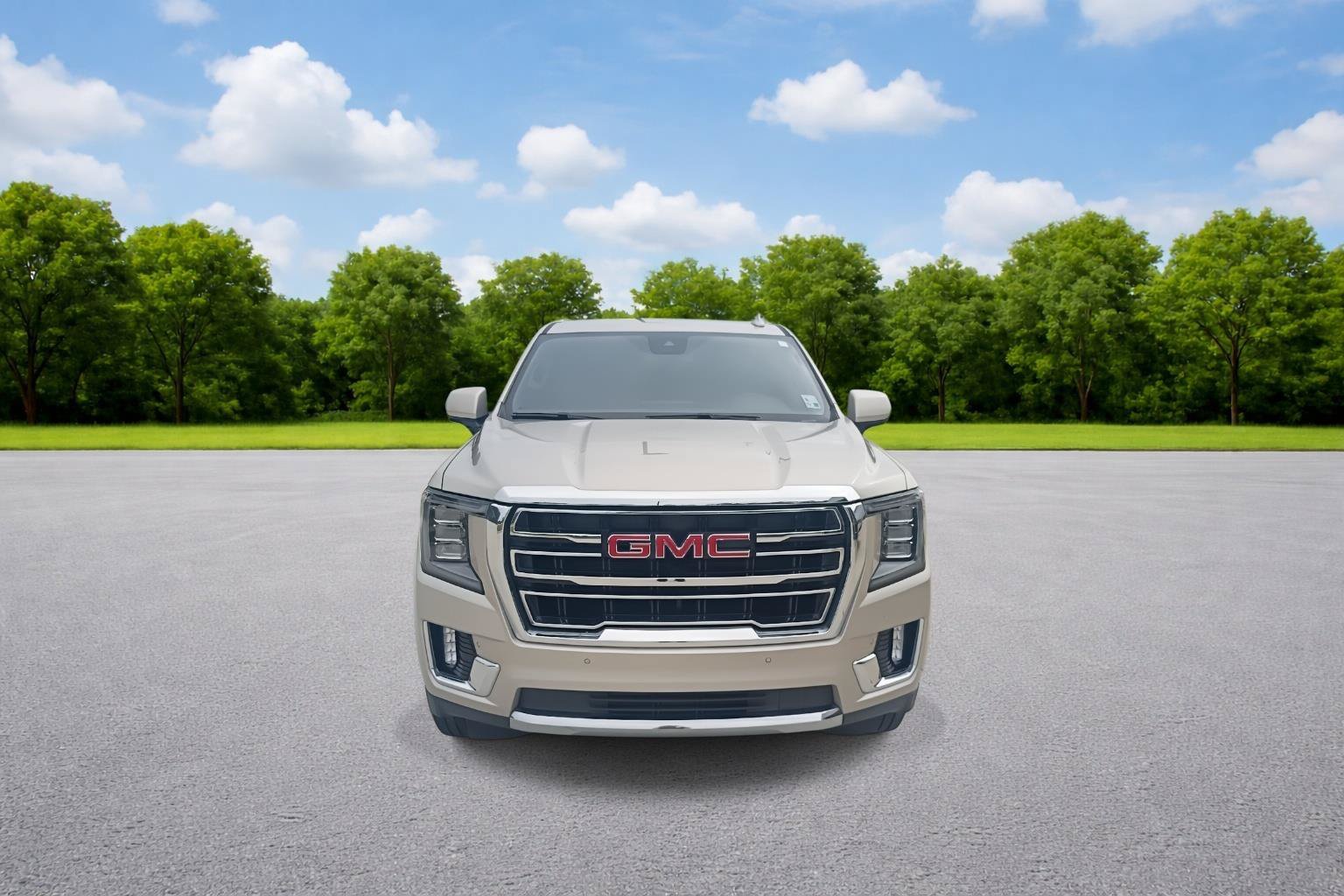 Used 2023 GMC Yukon XL SLT w/ LPO, Floor Liner Package RWD image 2