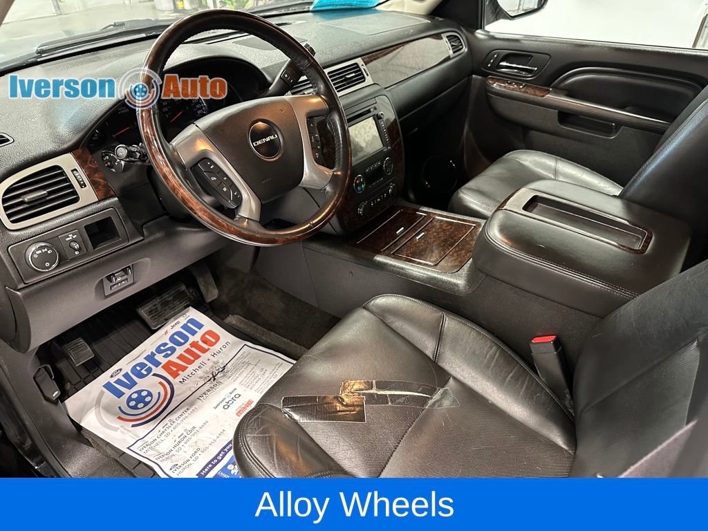 Used 2014 GMC Yukon XL Denali image 17