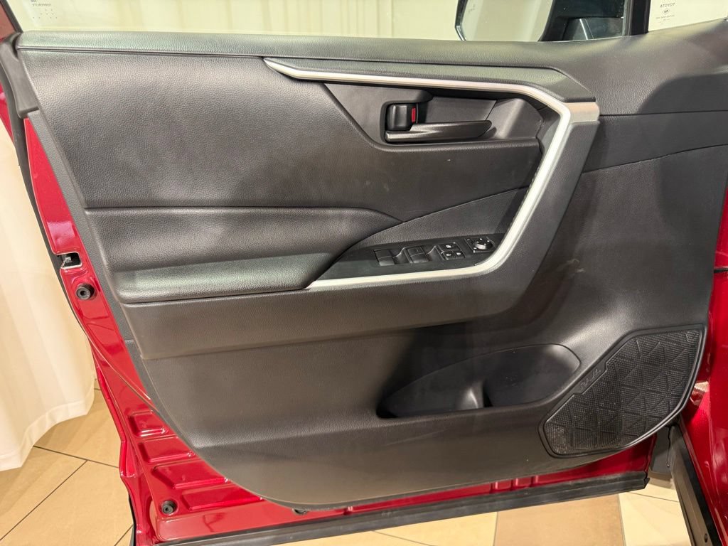 Certified 2023 Toyota RAV4 LE AWD/4WD image 15
