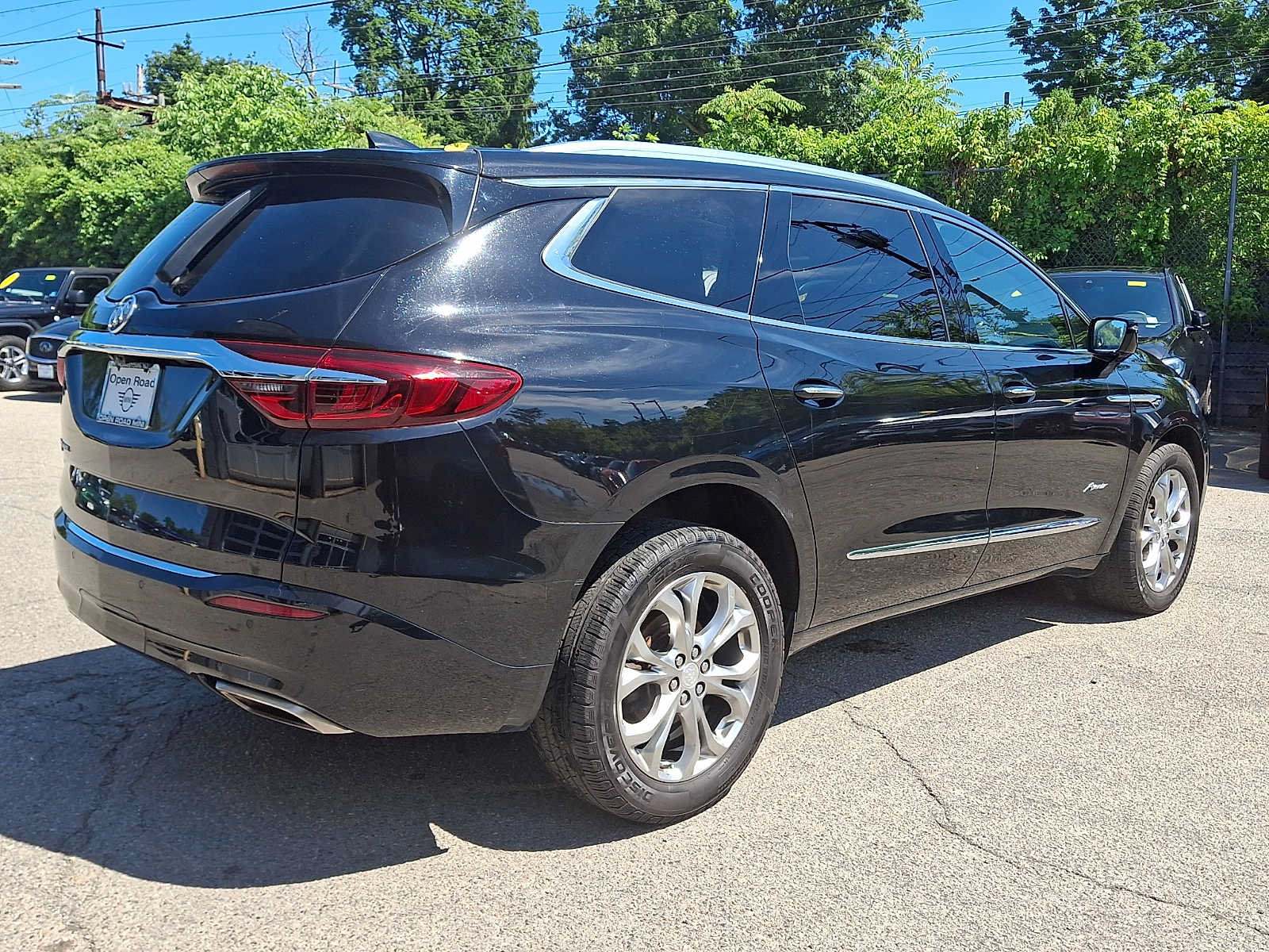 Used 2020 Buick Enclave Avenir w/ Avenir Technology Package AWD/4WD image 6