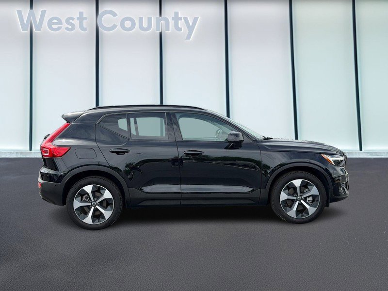 Certified 2025 Volvo XC40 B5 Plus AWD/4WD video 2