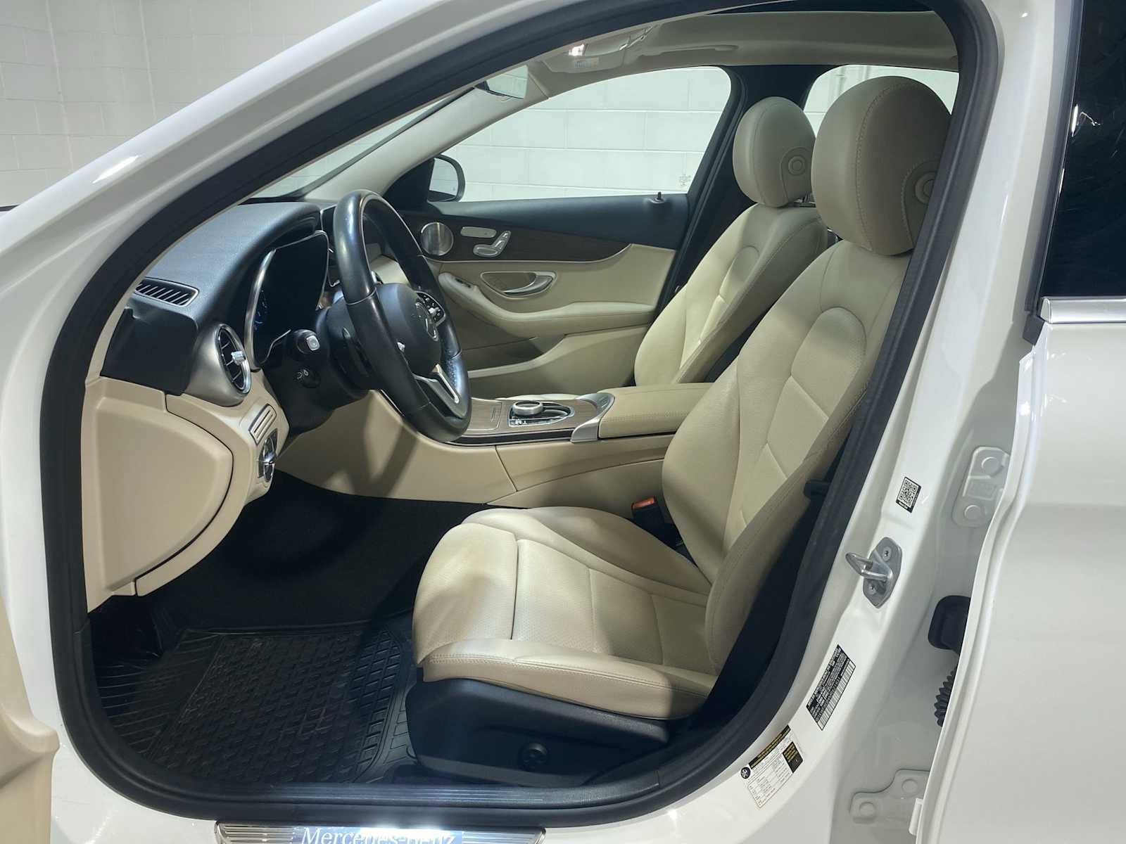 Used 2021 Mercedes-Benz C 300 4MATIC Sedan image 2