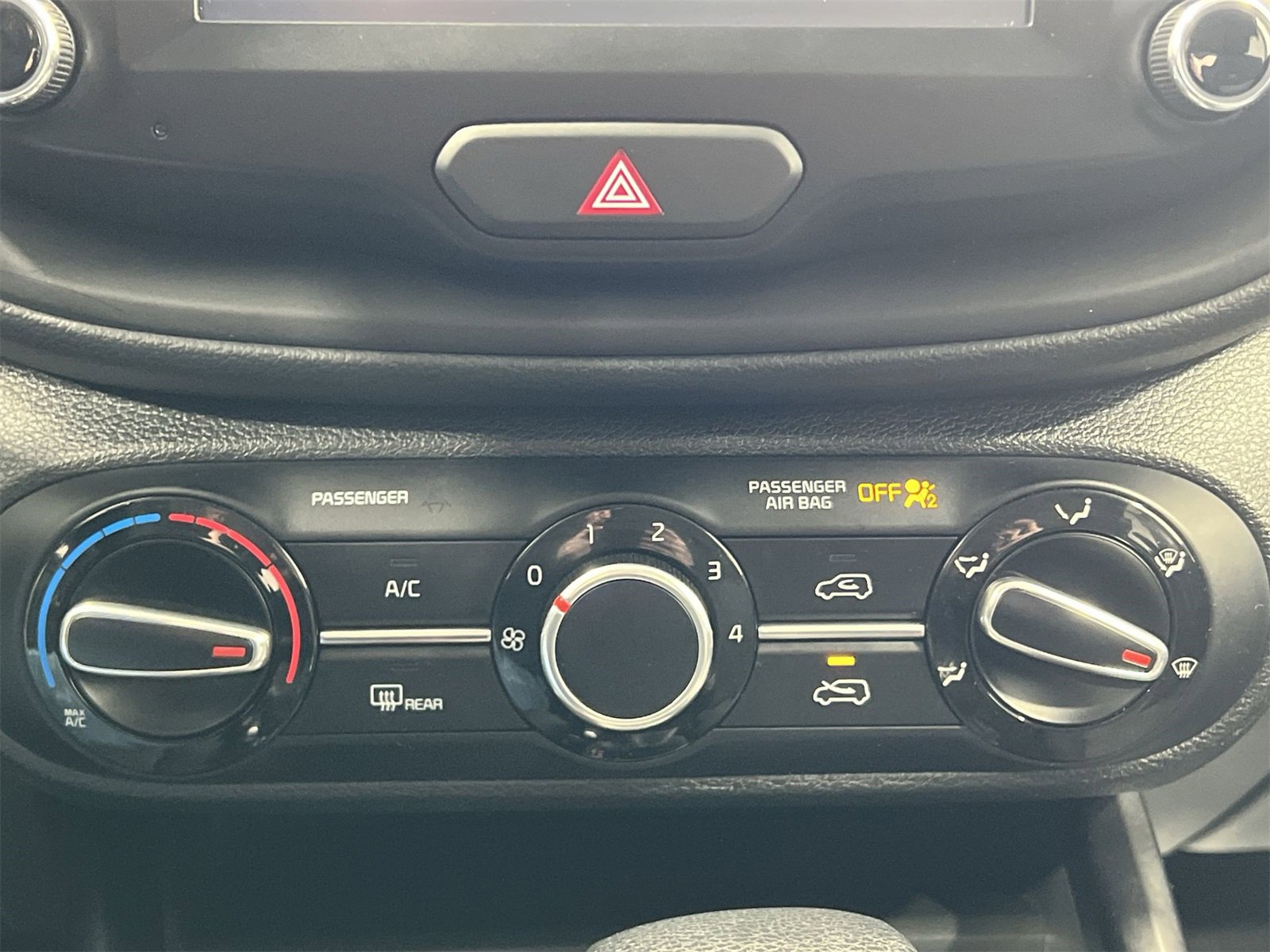 Used 2020 Kia Soul LX image 18