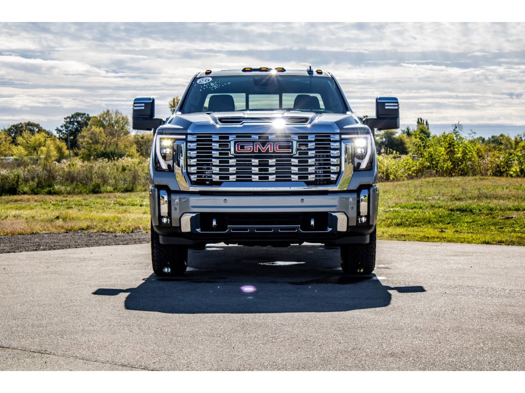 New 2026 GMC Sierra 3500 Denali w/ Denali Reserve Package image 5