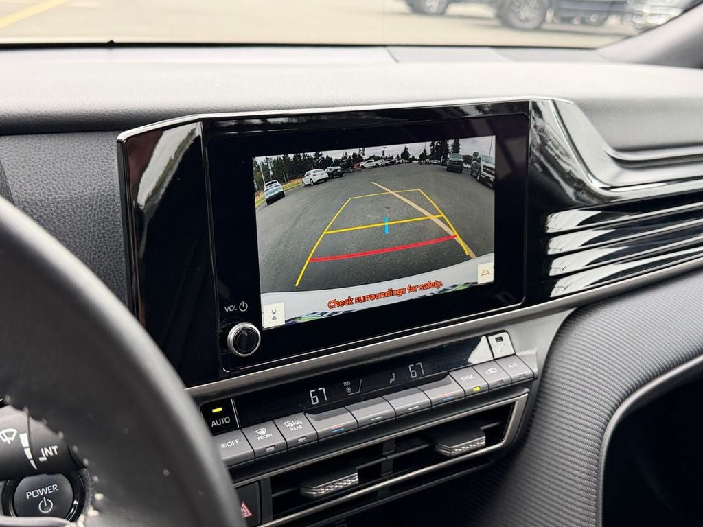 Used 2025 Toyota Camry SE FWD image 17