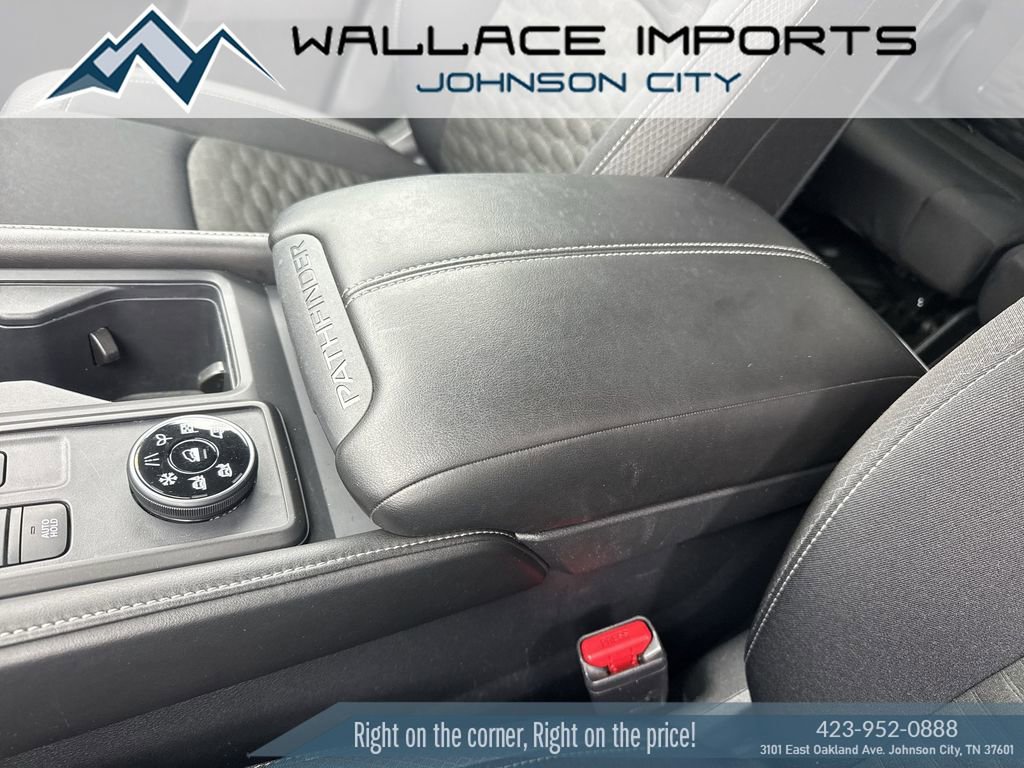 Used 2024 Nissan Pathfinder S image 18