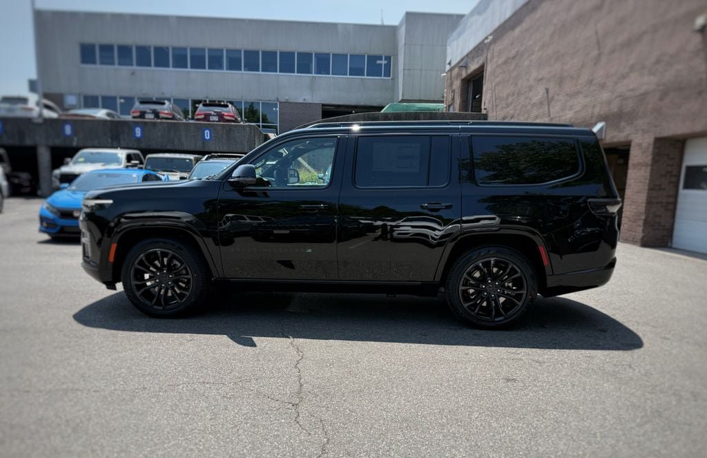 New 2026 Jeep Grand Wagoneer Summit AWD/4WD image 14