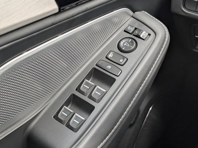 Used 2025 Acura MDX w/ Technology Package image 25