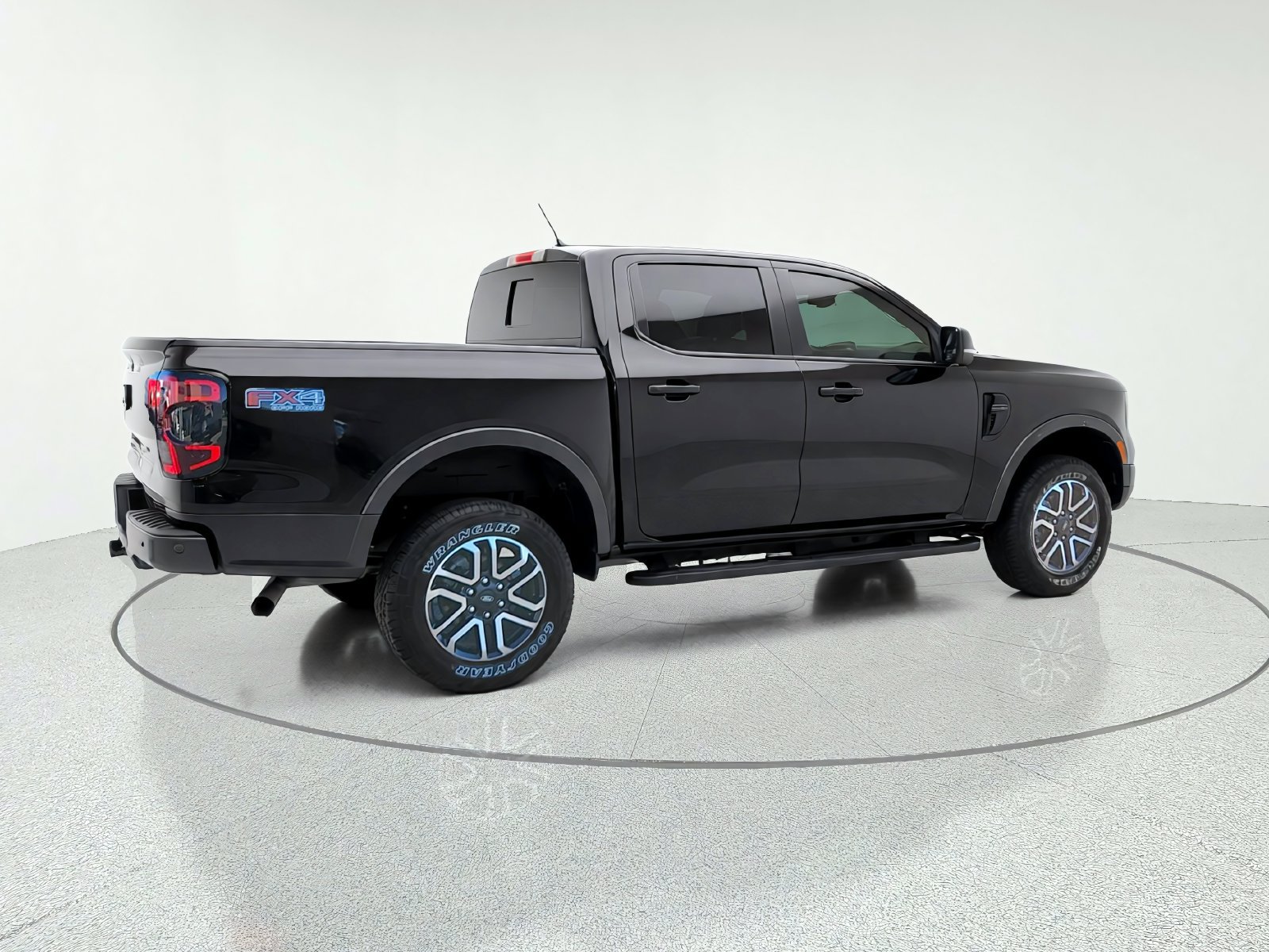 Used 2024 Ford Ranger Lariat w/ FX4 Off-Road Package AWD/4WD image 8