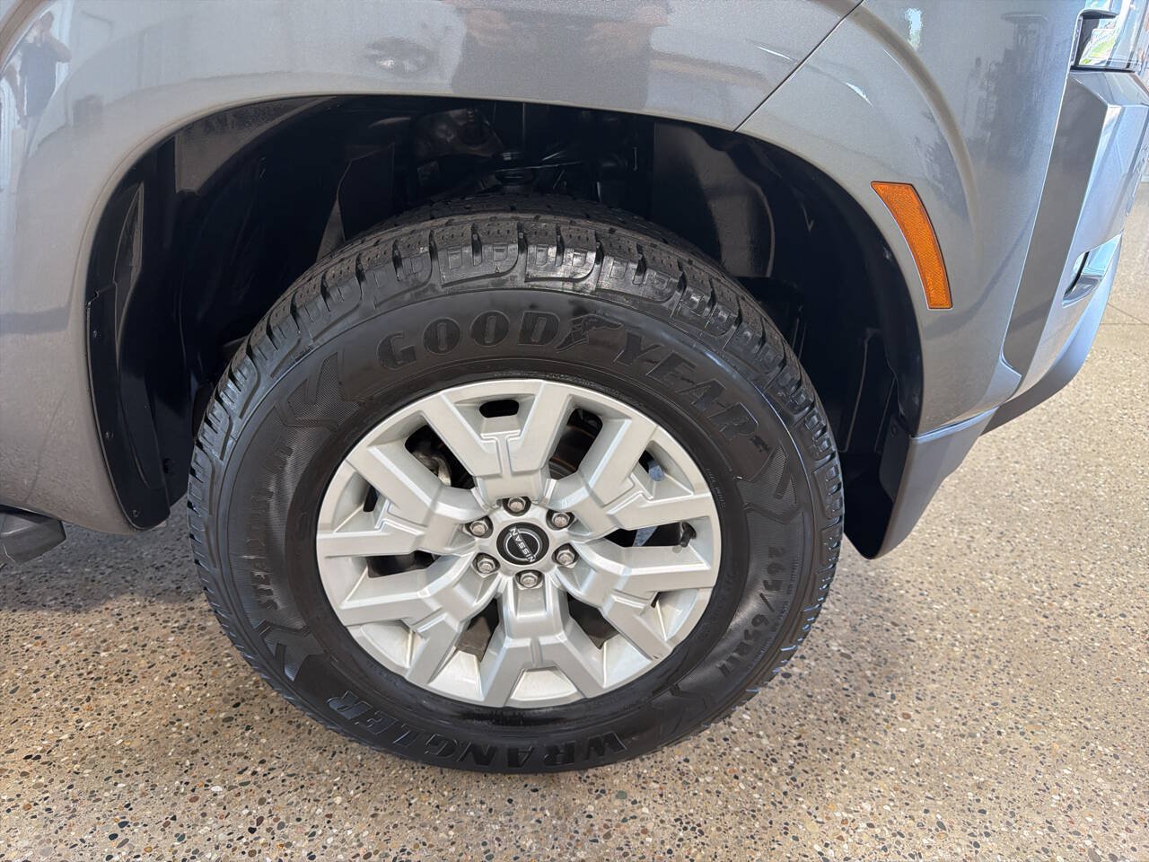 Used 2023 Nissan Frontier SV w/ SV Convenience Package AWD/4WD image 30