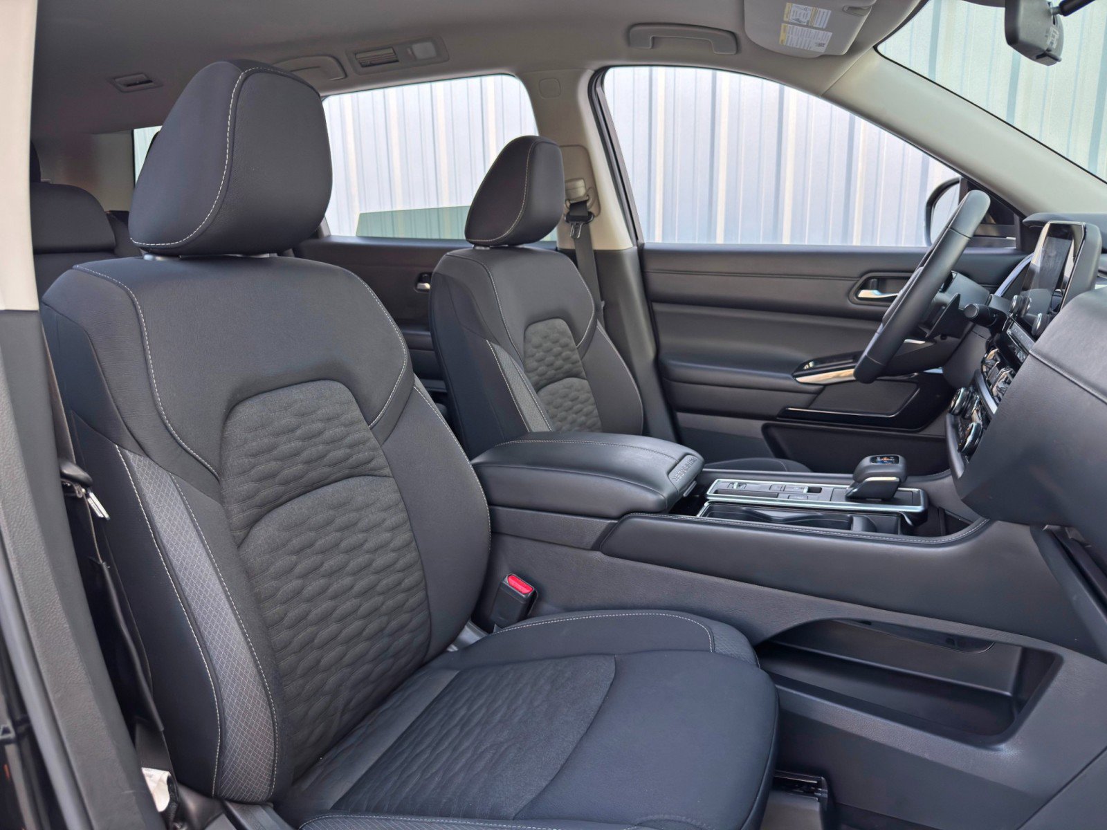 Used 2022 Nissan Pathfinder SV image 33