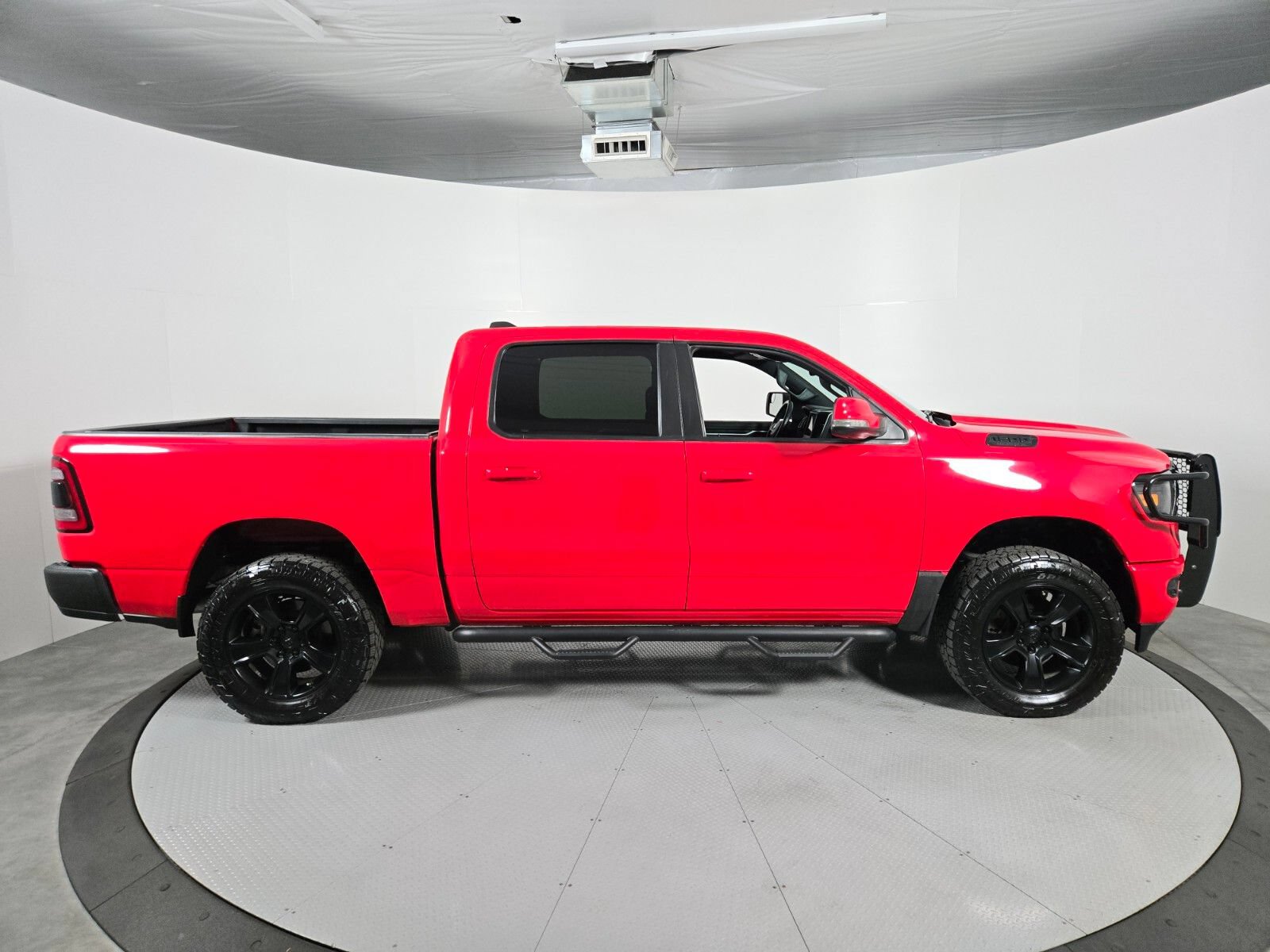 Used 2020 RAM 1500 Big Horn AWD/4WD image 3