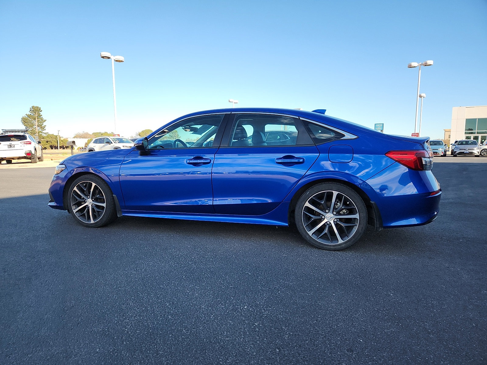 Used 2023 Honda Civic Touring image 4