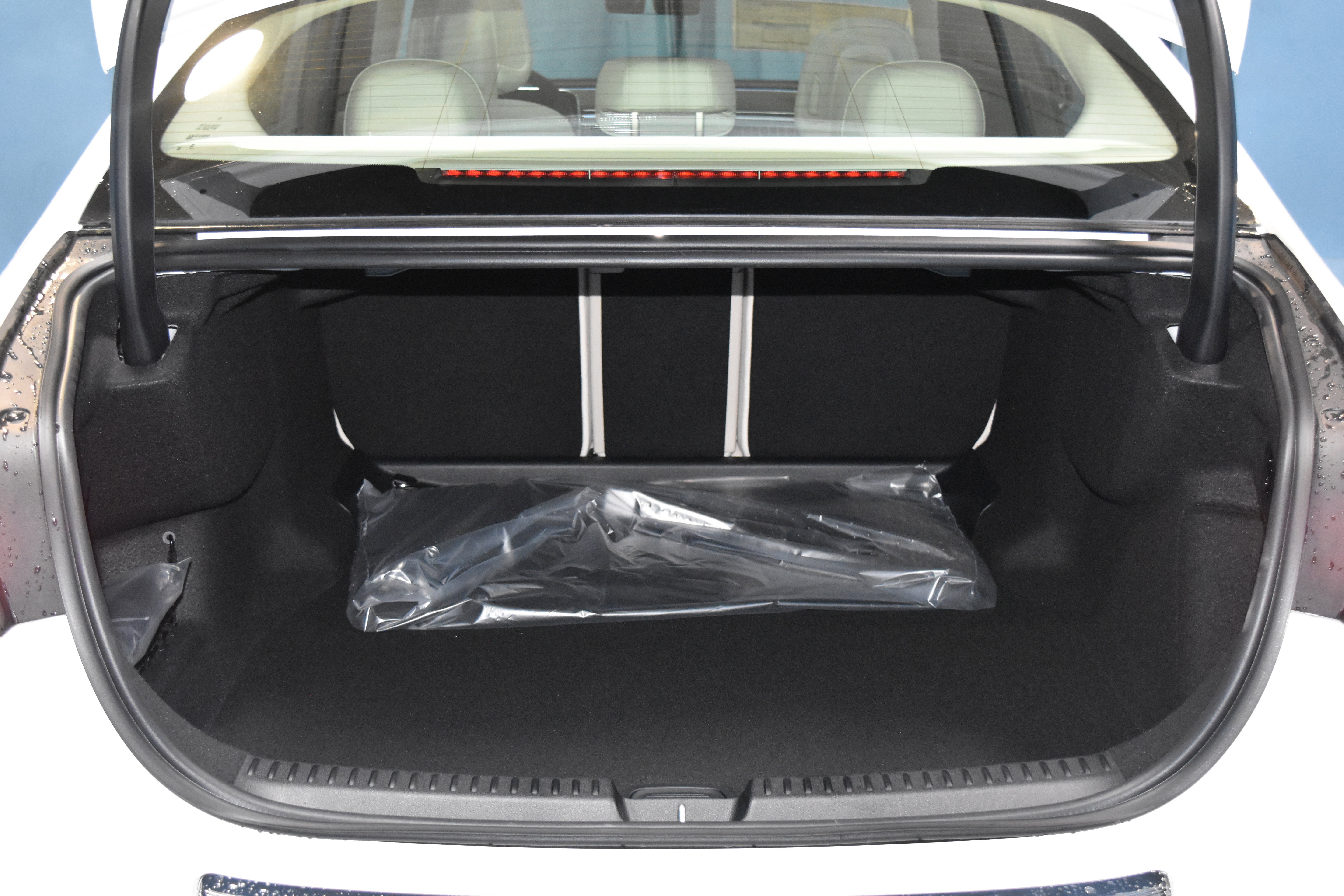 New 2026 Mercedes-Benz E 350 4MATIC Sedan image 24