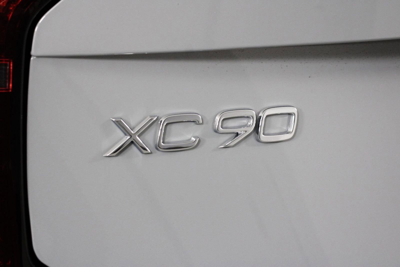 New 2026 Volvo XC90 T8 Plus w/ Protection Package Premier image 16